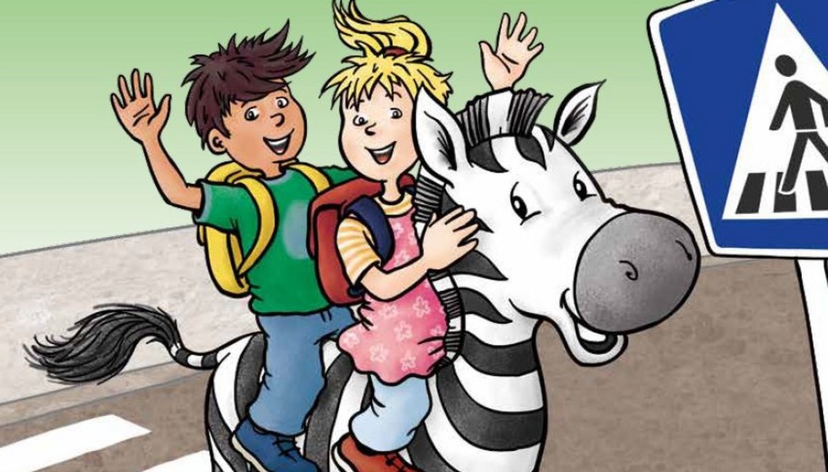 Kleines Zebra auf dem Schulweg